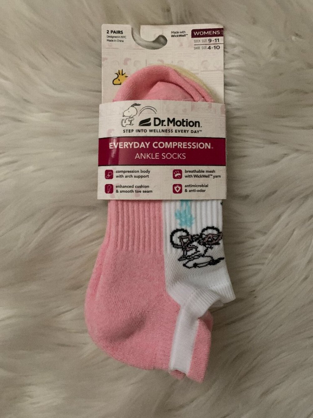DR. MOTION x PEANUTS Snoopy Everybody Compression Ankle Socks (2 Pairs, Sz 9-11)